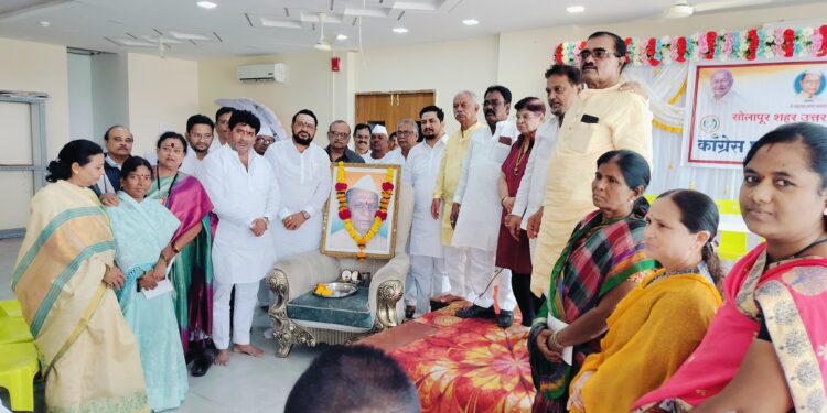 सोलापुरात शहर उत्तरसाठी काँग्रेसचा राष्ट्रवादी विरोधात नारळ फुटला ; शहराध्यक्षांची कार्यकर्त्यांना तंबी