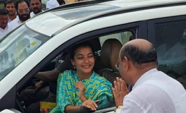 सुरेश हसापुरेंच्या विरोधात काँग्रेसचा गट सक्रीय ; पण प्रणिती ताई साधणार ‘करेक्ट टायमिंग’