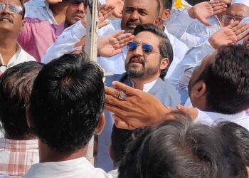 सोलापुरात एमआयएमने केला स्वातंत्र्य दिन उत्साहात साजरा