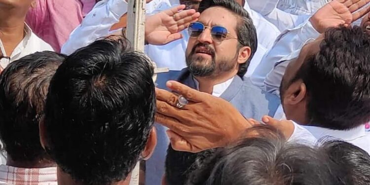 सोलापुरात एमआयएमने केला स्वातंत्र्य दिन उत्साहात साजरा