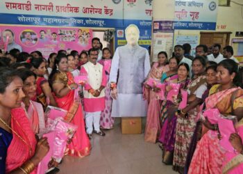 अजित पवार राज्याचे मुख्यमंत्री व्हावेत ; सोलापुरात लाडक्या बहिणींनी रक्षाबंधनाला दिल्या शुभेच्छा