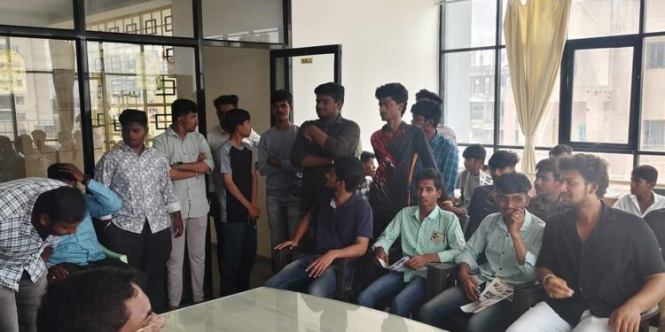 इथे महादेवाच्या दरबारात सामान्य जनतेला मिळतोय न्याय….!