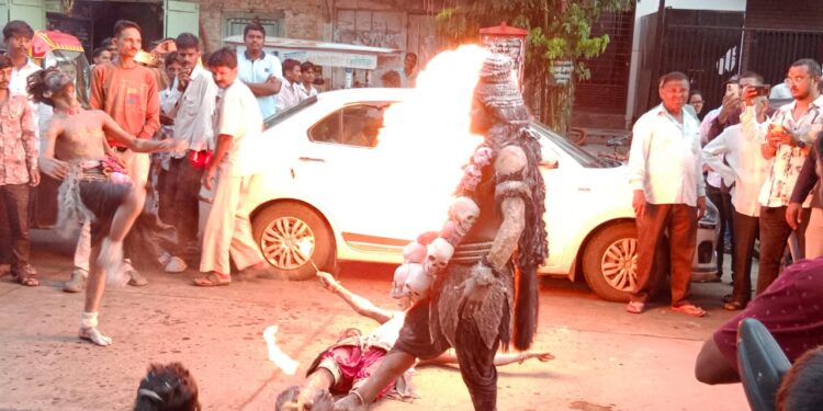अघोरी नृत्य अन् ‘गारुडी गोंबे’ने आणली रंगत ; तिरुद्र स्वाहाकारानिमित्त शोभायात्रा उत्साहात 