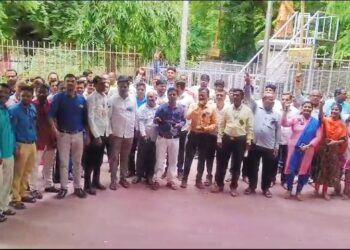 जिल्हा परिषद कर्मचारी युनियनने काळ्या फिती लावून का केले कामकाज ; तर बेमुदत संपाची हाक