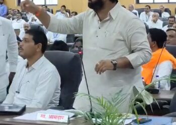 मनीष काळजे भिडले खासदार ओमराजे निंबाळकरांशी ; अन्यथा पुण्याच्या DPC ची पुनरावृत्ती होईल