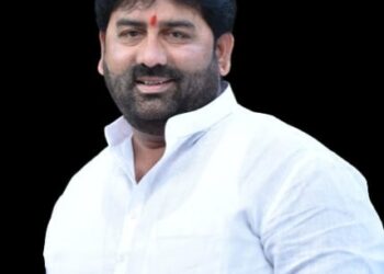 चेतन नरोटे यांच्या उमेदवारी मागणीने मध्य मध्ये रंगत वाढली ; अध्यक्षांचे शक्तीप्रदर्शन