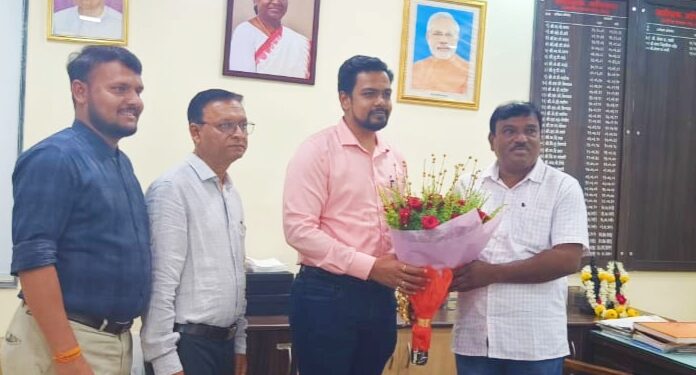 सोलापूर सार्वजनिक बांधकाम विभागाच्या अधीक्षक अभियंता पदी संभाजी धोत्रे ; माळी यांची बदली