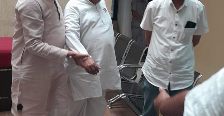 ‘शहर मध्य’ मिळण्यासाठी मास्तर आग्रही ; काँग्रेस पक्षाचे नेते बाळासाहेब थोरातांच्या बैठकीत काय घडले