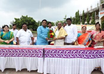 देवेंद्र कोठे यांच्या रूपाने सोलापूरला मिळाले विकासाचे नेतृत्व : पेंटप्पा गड्डम यांचे गौरवोद्गार