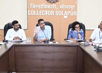 हा दिवस ठरला ! सोलापुरात मुख्यमंत्री 40 हजार लाडक्या बहिणींची घेणार भेट ; जिल्हा प्रशासन लागले कामाला