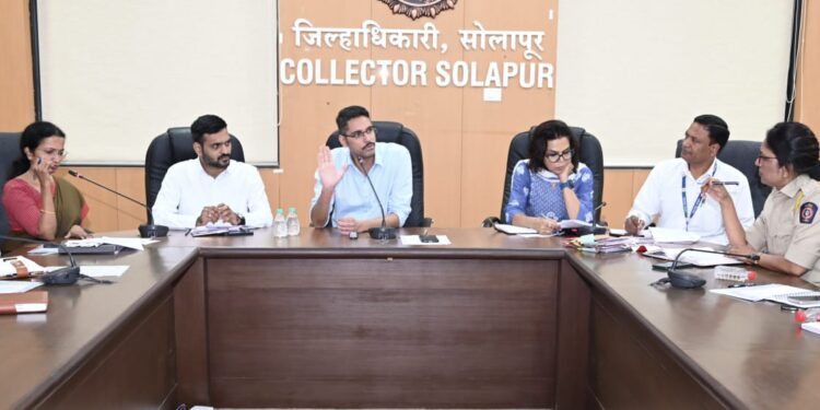 हा दिवस ठरला ! सोलापुरात मुख्यमंत्री 40 हजार लाडक्या बहिणींची घेणार भेट ; जिल्हा प्रशासन लागले कामाला