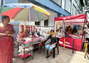 झेडपीतील महिला कर्मचाऱ्यांना स्वस्त आणि मस्त साड्या घेण्याची संधी ; ‘शुभदा’ने उपलब्ध केला साड्यांचा खजिना