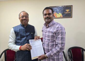 दक्षिणचे इच्छुक सोमनाथ वैद्य यांनी घेतली चंद्रशेखर बावनकुळे यांची भेट ; वैद्य झाले भाजपचे सक्रिय सदस्य