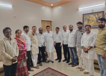 आ. विजयकुमार देशमुखांच्या पक्षातील विरोधकांची वज्रमूठ ; विधानसभेसाठी एकत्र