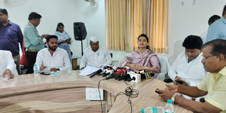 सोलापुरात महाविकास आघाडीचा शेतकऱ्यांसाठी संग्राम मोर्चा ; खासदार प्रणिती शिंदे करणार नेतृत्व