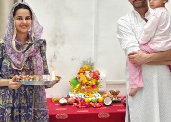 जिल्हाधिकारी कुमार आशीर्वाद यांच्या निवासस्थानी बाप्पांचे उत्साही आगमन