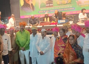 मंद्रुपमध्ये कव्वाली कार्यक्रमास रेकॉर्ड ब्रेक गर्दी.. ; हिंदू मुस्लिम एकात्मतेची युवराज राठोड यांनी बांधली गाठ