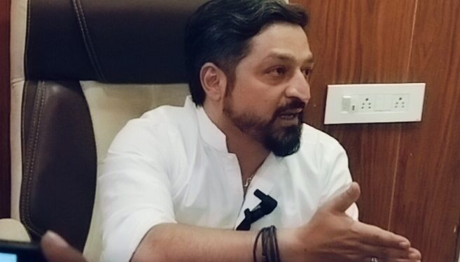 विधानसभा निवडणुकीनंतर नितेश राणे तुझे भुंकणे बंद करणार ; सोलापुरात एमआयएम नेते शाब्दी यांचा इशारा