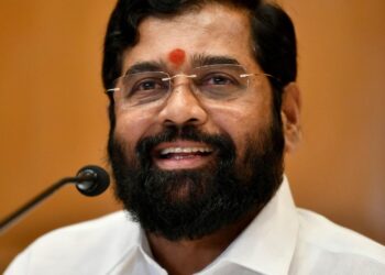 सोलापुरातील पत्रकारांनी मानले मुख्यमंत्री एकनाथ शिंदे यांचे आभार ; प्रवक्त्या ज्योती वाघमारे यांचा सत्कार