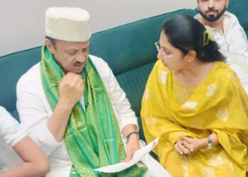 या मुस्लिम माजी नगरसेविकेने मागितली शहर मध्य मधून उमेदवारी ; अजितदादांनी दाखवली सकारात्मकता