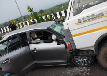 नातेपुते जवळ पहाटे भीषण अपघात ; चार जण जागीच ठार तीन जण जखमी ; कास पठार पाहताच आले नाही