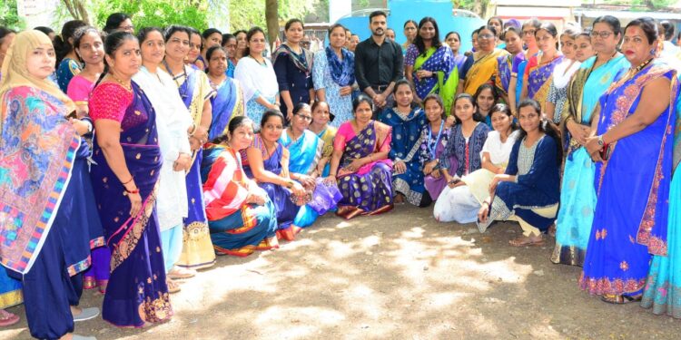 सीईओ कुलदीप जंगम यांनी झेडपीत नारी शक्तीचा केला असा सन्मान