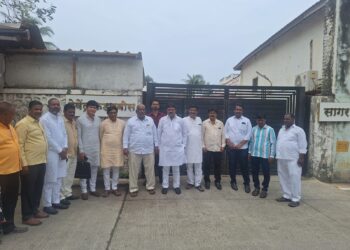 सुभाष देशमुखांना सोडून कुणालाही उमेदवारी द्या ; नाराज गट भेटला फडणवीसांना; तिथे काय घडले