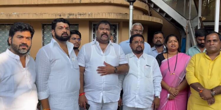 भाजपने कुरघोड्या थांबबाव्या अन्यथा त्याचे परिणाम भोगावे लागतील ; ‘मध्य ‘वरून शिवसेना नेते एकवटले !