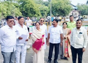 ब्रेकिंग : शहर उत्तर मध्ये भाजपला धक्का ; काँग्रेसच्या नेत्या सोबत महापौर शोभा बनशेट्टी यांचा अर्ज दाखल ; हा साधला मुहूर्त