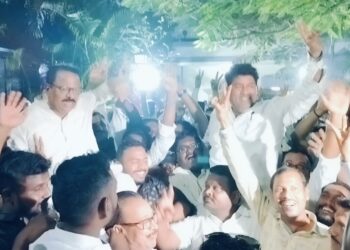 मोठी ब्रेकिंग ! दक्षिण सोलापूरची जागा काँग्रेसला सुटली ; दिलीप माने यांच्या निवास समोर जल्लोष