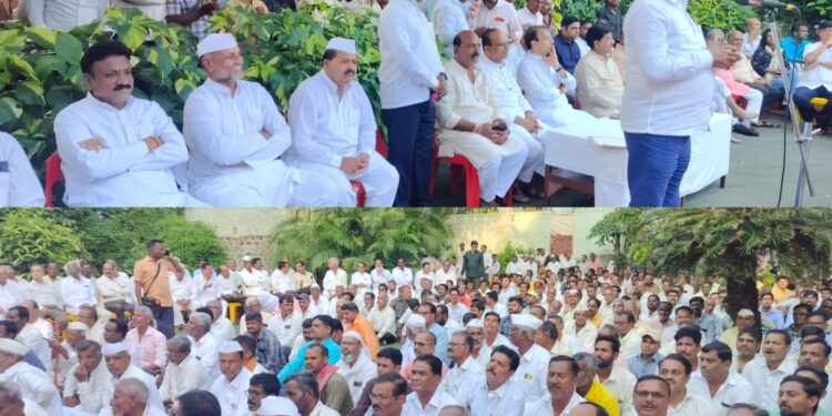 धर्मराज काडादी यांच्या निवासस्थानी हजारों समर्थकांची गर्दी ; काडादी यांनाच उमेदवारी द्या ; काँग्रेसचे अनेक नेते उपस्थित