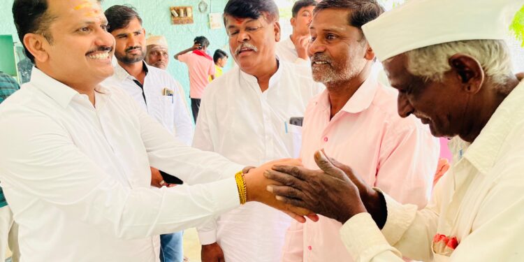 संतोष पवार यांच्या मार्गे वंचित आघाडीचे ‘गॅस सिलेंडर’ पोहचू लागले घरोघरी