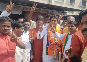 भाजपच्या देवेंद्र कोठे यांचा अर्ज दाखल ; मध्य ची जागा जिंकणारच