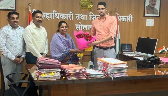 अरे व्वा ! माझी वसुंधरा अभियानात सोलापूर जिल्हा प्रथम ; DPO वीणा पवार यांचा सत्कार