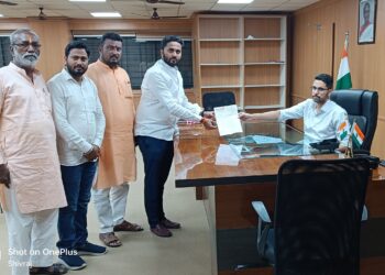 सीना-भीमा नदीवरील बंधा-यांची दरवाजे बंद करा ; अमर पाटील यांची जिल्हाधिकाऱ्यांकडे मागणी