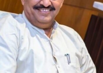 “किती बी समोर येऊ द्या, त्यांना एकटा बास” सुभाष देशमुखांसाठी जुळली पॉझिटिव्ह समीकरणे