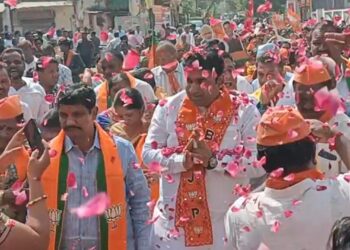 ‘शहर मध्य’मध्ये भाजपचे नेते एकवटले ! देवेंद्र कोठे यांचे पदयात्रेत जोरदार शक्तीप्रदर्शन