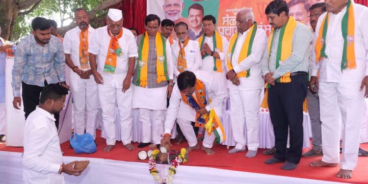 आमदार सुभाष देशमुख यांनी प्रचार शुभारंभांचा साधला असा संगम ; ठरलंय यंदा…सुभाषबापू तिसऱ्यांदा !!