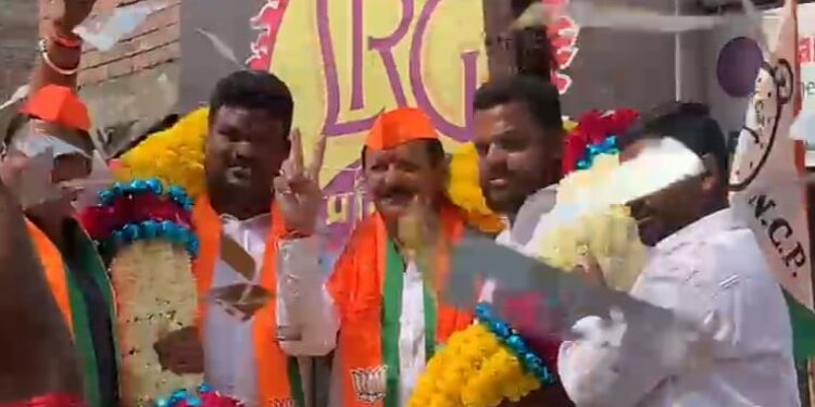 हजारोंचा जनसमुदायात निघाली विजयकुमार देशमुख यांची प्रचार यात्रा ; घरकुल मध्ये मताधिक्य देण्याचा निर्धार