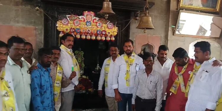 यंदा सोमेश्वर मलाच पावणार ! अपक्ष युवराज राठोड यांचा धुमधडाक्यात प्रचाराचा शुभारंभ