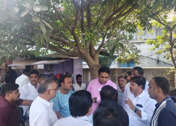 देवेंद्र कोठे यांचा मॉर्निंग वॉक ;’चाय पे चर्चा’ मधून जाणून घेतल्या मतदारांच्या भावना