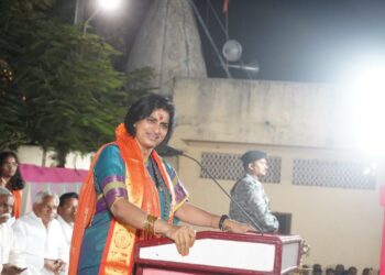 देशप्रेमी उमेदवारांना विधानसभेत पाठवा ; हिंदू नेत्या माधवी लता यांचे आवाहन ; धर्मनिरपेक्ष लोक या घुसखोरीवर गप्प का?