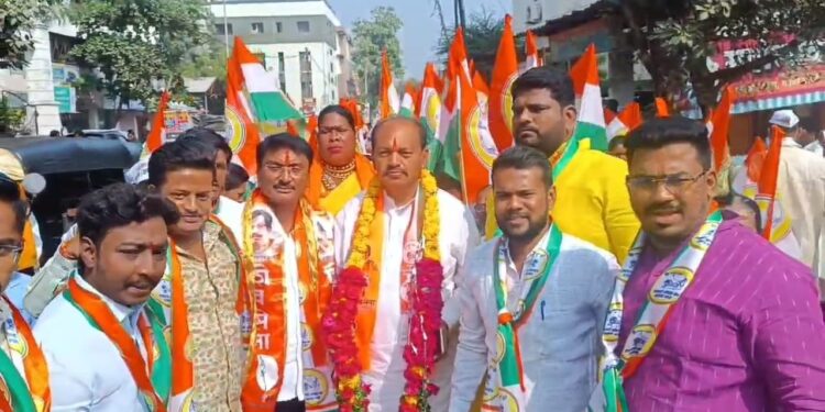 महेश कोठेंचा ‘मास्टर स्ट्रोक’ ; शिवसेनेच्या या नेत्याला सोबत घेत दिला नाराजांना शह