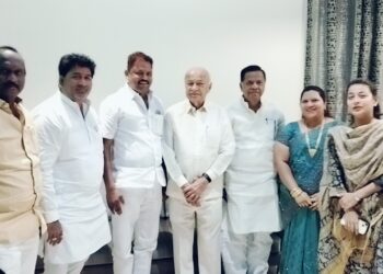 ब्रेकींग : चेतन नरोटे यांच्या प्रचारासाठी पूर्ण ताकदीने उतरणार ; फुलारे पती-पत्नीची नाराजी दूर