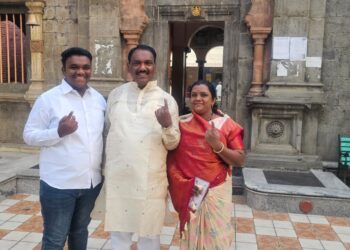 राष्ट्रवादीचे नेते आनंद चंदनशिवे यांचे मतदान ; पत्नी व मुलांसह बजावला मतदानाच हक्क