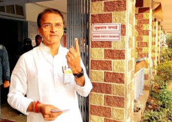 दक्षिण सोलापूर मतदारसंघात धर्मराज काडादी वीस हजार मताधिक्याने विजय होणार ; या नेत्याने बांधला अंदाज