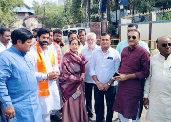 भाजप बंडखोर अमर बिराजदार यांचा शोभा बनशेट्टी यांना पाठिंबा ; काँग्रेसच्या प्रकाश वाले यांची माघार, भूमिका अस्पष्ट