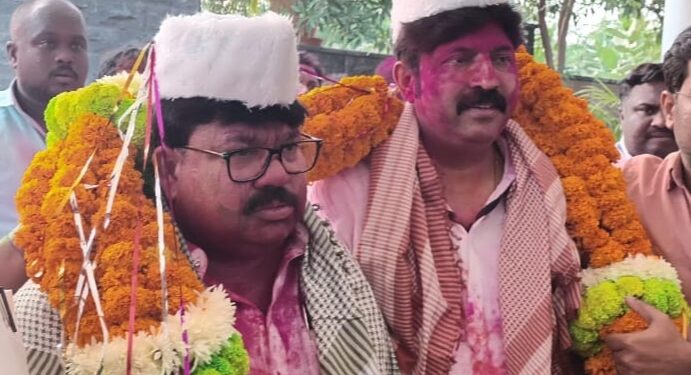 मोहोळ मध्ये या ‘पाटलांचा’ पराभव होतो उमेश दादांनी  ‘खरे ‘ करून दाखवले  ; राजूंच्या रूपात ओरिजनल आमदार झाला