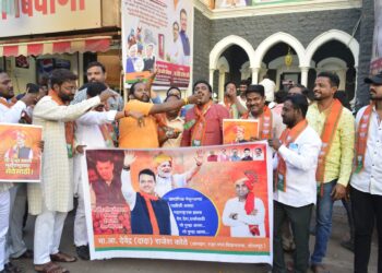 आमदार देवेंद्र कोठे यांच्या संपर्क कार्यालयाबाहेर भाजयुमोचा जल्लोष…