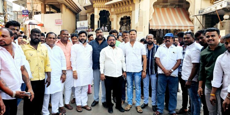 एकनाथ शिंदेंसाठी नाही पण तानाजी सावंतांना आरोग्य मंत्री करण्यासाठी सोलापूरचे निलंबित नेते सरसावले !